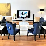 Mondrian Luxury & Market Square I 4* Warschau