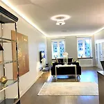 Mondrian Luxury & Market Square I 4* Warschau