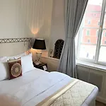 Aparthotel Mondrian Luxury & Market Square I