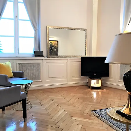 Aparthotel Mondrian Luxury & Market Square I 4*