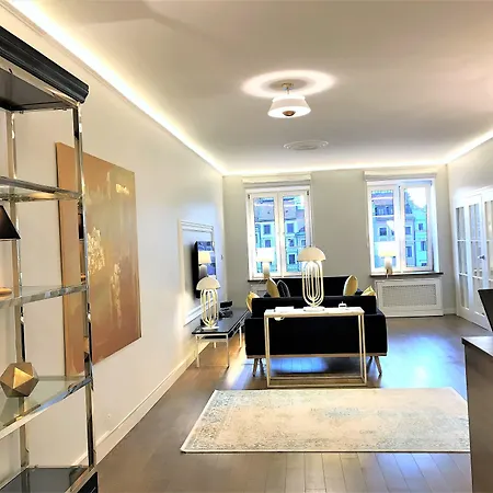 Mondrian Luxury & Market Square I 4* Warschau