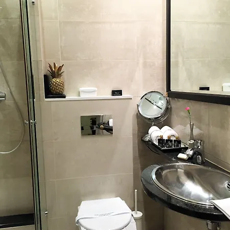 Mondrian Luxury & Market Square I 4* Varsavia