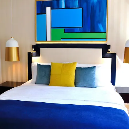 Mondrian Luxury & Market Square I Warschau