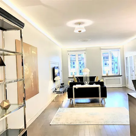 Aparthotel Mondrian Luxury & Market Square I
