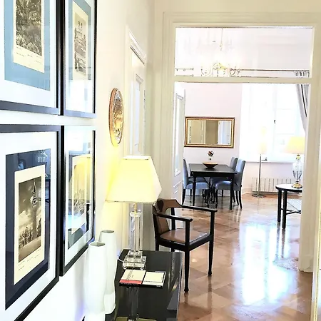 Mondrian Luxury & Market Square I Aparthotel 5*