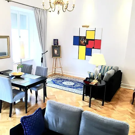 Mondrian Luxury & Market Square I