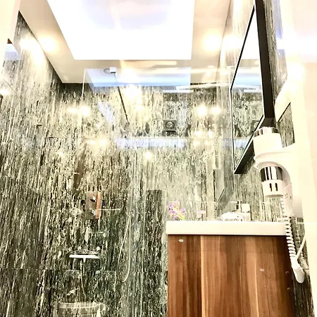 Aparthotel Mondrian Luxury & Market Square I