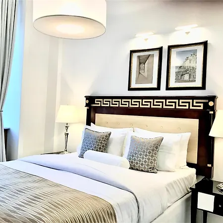 Aparthotel Mondrian Luxury & Market Square I Warschau