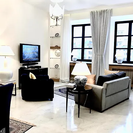 Mondrian Luxury & Market Square I 5* Warschau