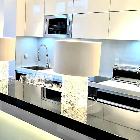 Aparthotel Mondrian Luxury & Market Square I Warschau