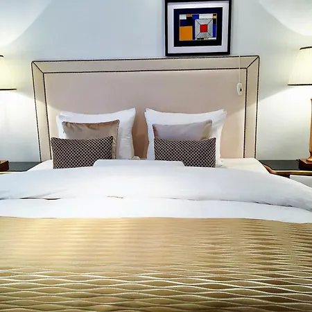 Mondrian Luxury & Market Square I Aparthotel Warschau