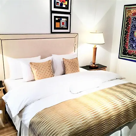 Aparthotel Mondrian Luxury & Market Square I