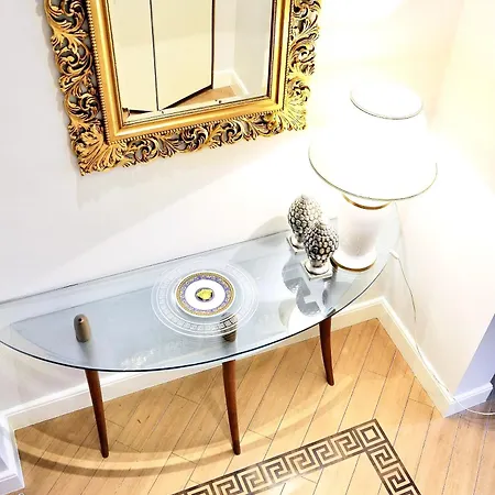 Mondrian Luxury & Market Square I 5*