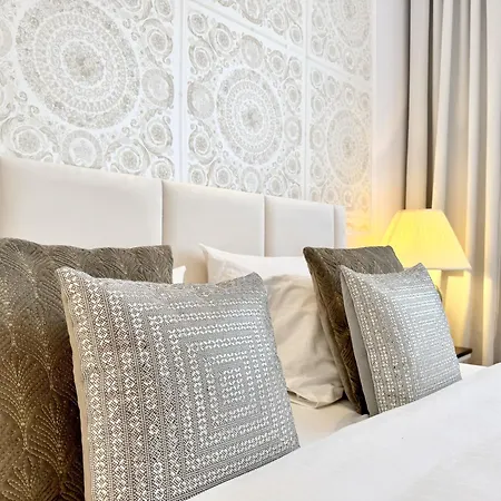 Aparthotel Mondrian Luxury & Market Square I