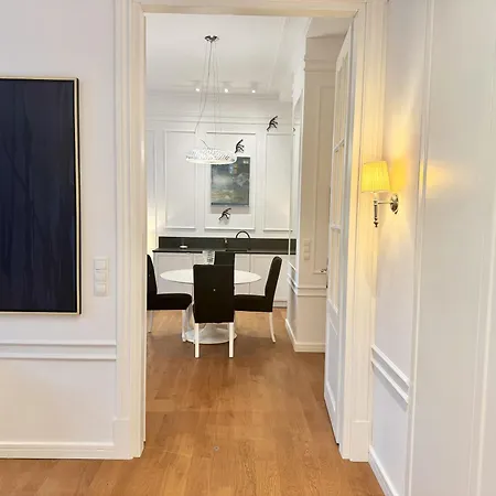 Aparthotel Mondrian Luxury & Market Square I