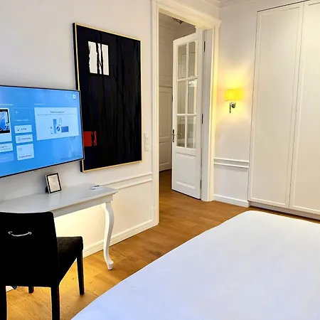 Aparthotel Mondrian Luxury & Market Square I 5*