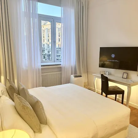Mondrian Luxury & Market Square I 5* Warschau
