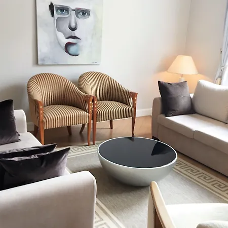 Mondrian Luxury & Market Square I