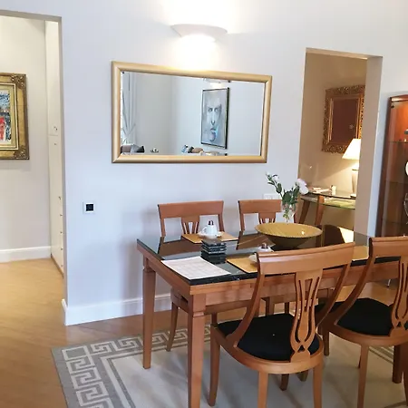 Hotel apartamentowy Mondrian Luxury & Market Square I Warszawa