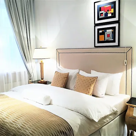 Mondrian Luxury & Market Square I Apartahotel 4*