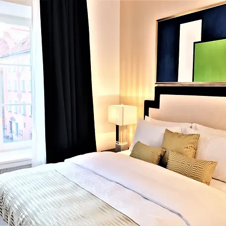 Mondrian Luxury & Market Square I Apartahotel Varsovia