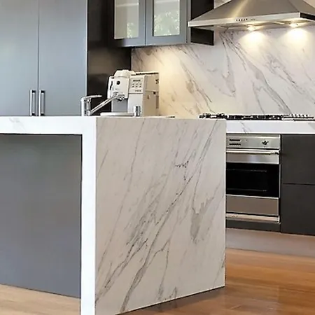 Mondrian Luxury & Market Square I Hotel apartamentowy Warszawa