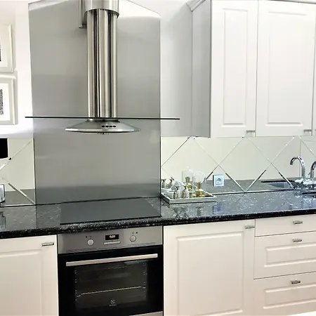 Mondrian Luxury & Market Square I Warszawa