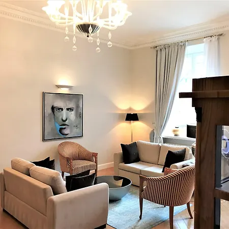 Mondrian Luxury & Market Square I 4* Varsovia