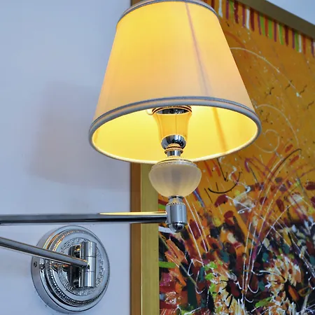 Mondrian Luxury & Market Square I 4*