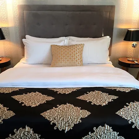 Hotel apartamentowy Mondrian Luxury & Market Square I Warszawa