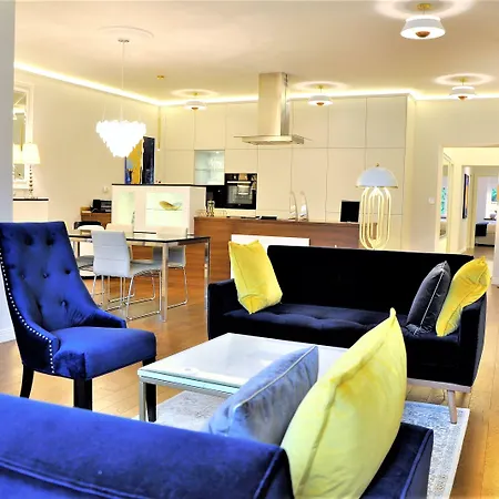 Mondrian Luxury & Market Square I Varsovia