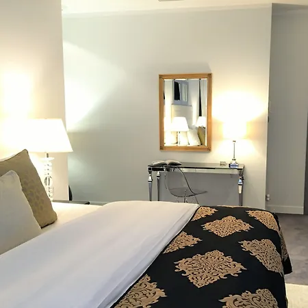 Mondrian Luxury & Market Square I Varsovia