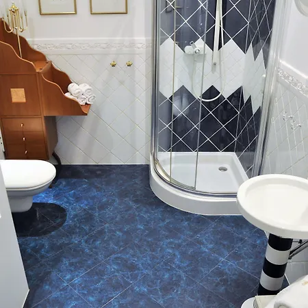 Apartahotel Mondrian Luxury & Market Square I 4*