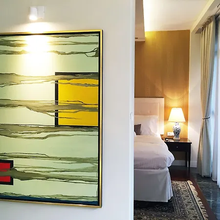 Apartahotel Mondrian Luxury & Market Square I 4*