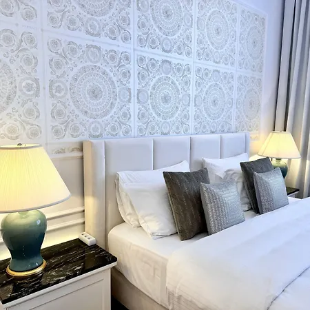 Mondrian Luxury & Market Square I Apartahotel 4*