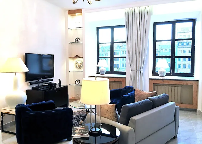 Mondrian Luxury & Market Square I