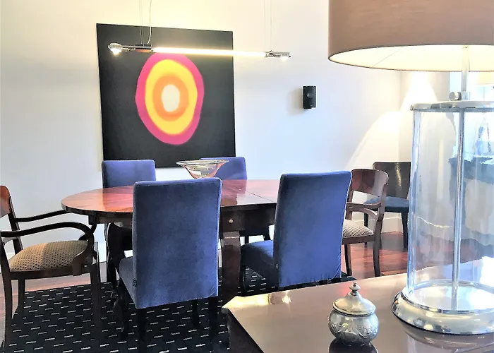 Mondrian Luxury & Market Square I 4*