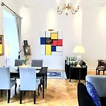 Mondrian Luxury & Market Square I Aparthotel