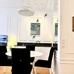 Mondrian Luxury & Market Square I