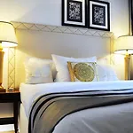 Aparthotel Mondrian Luxury & Market Square I 4*