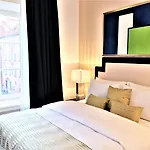 Mondrian Luxury & Market Square I Aparthotel Warsaw