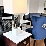 Mondrian Luxury & Market Square I Aparthotel