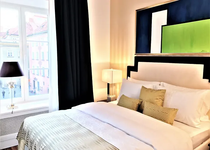 Mondrian Luxury & Market Square I Aparthotel Warsaw