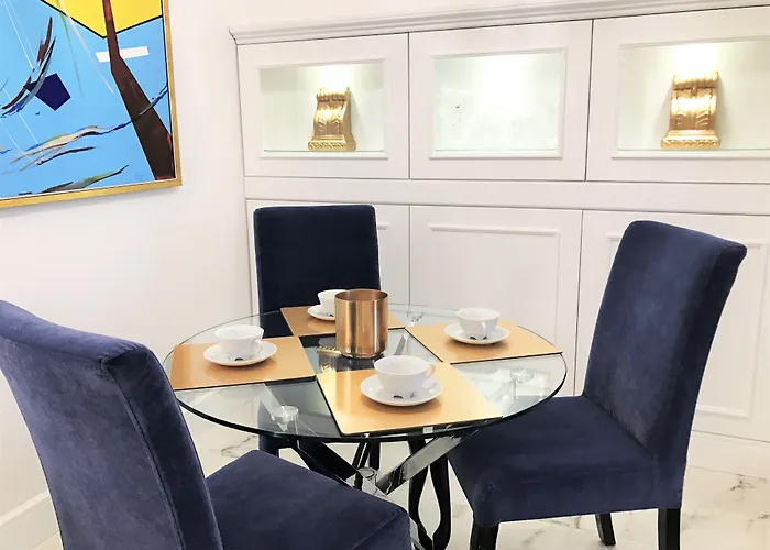 Mondrian Luxury & Market Square I