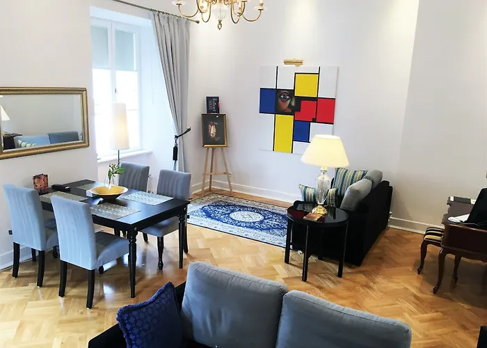 Mondrian Luxury & Market Square I