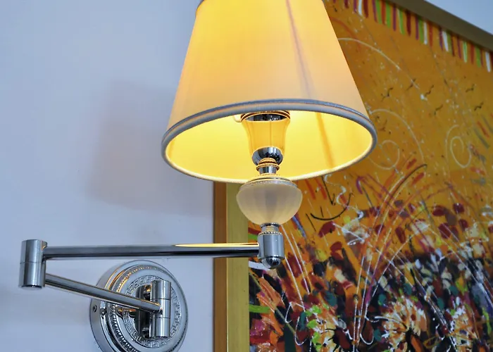 Mondrian Luxury & Market Square I 4*