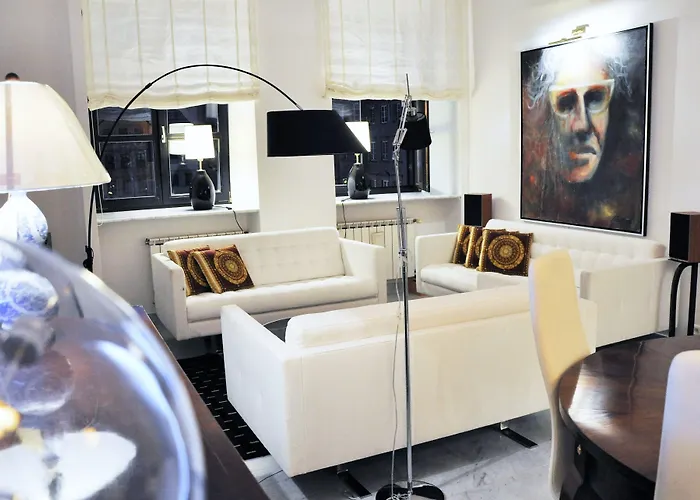 Mondrian Luxury & Market Square I 4*